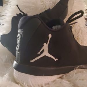 Jordan's Men Black 9
